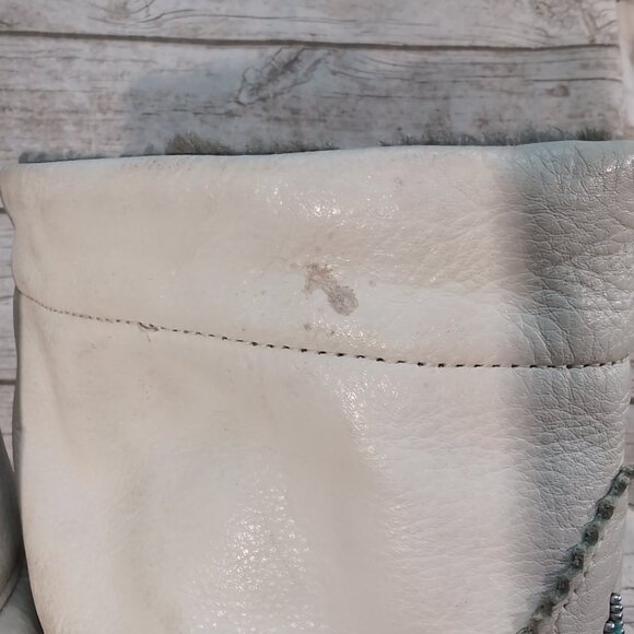 Manitobah Mukluks White Rabbit Fur Leather Winter Boots – Women’s Size 6 - Picture 4 of 14